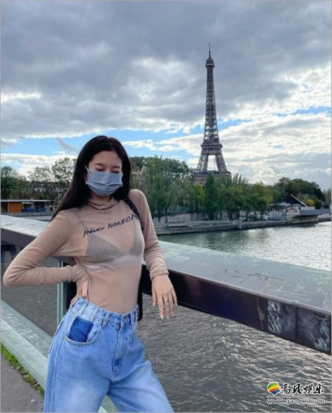 blackpink成员JENN发布巴黎街头照，畅游时尚之都