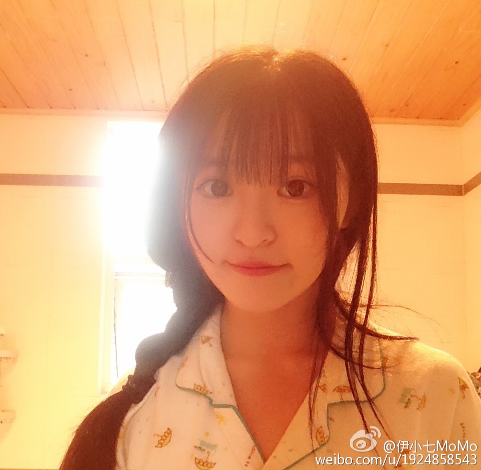 伊小七  伊小七MoMo 清新养眼萝莉私房照诱惑写真图第9张图片