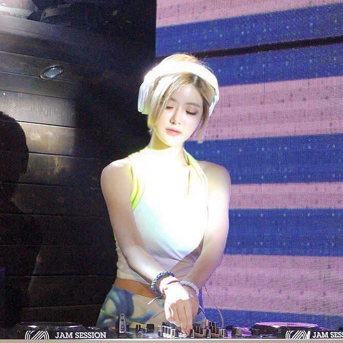 DJ Soda 黄素熙 DJ Soda(黄素熙) 韩国无人不晓的美人DJ第13张图片