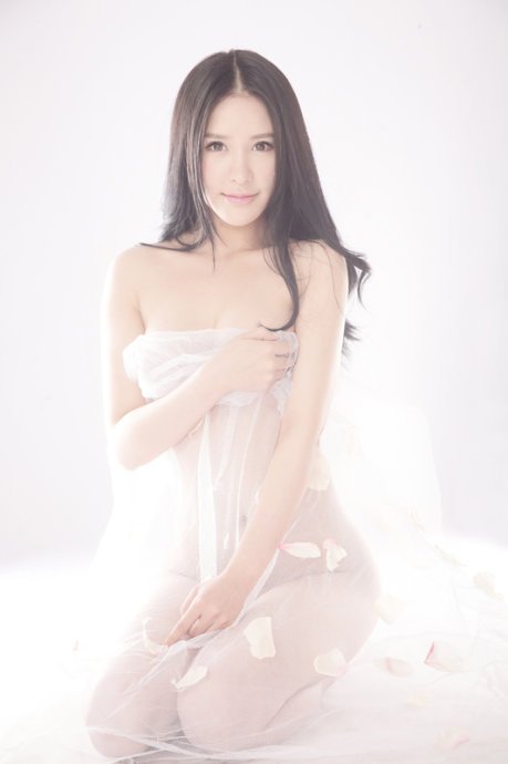 王梦瑶  王梦瑶Aimee 香艳美臀勾魂写真图第17张图片