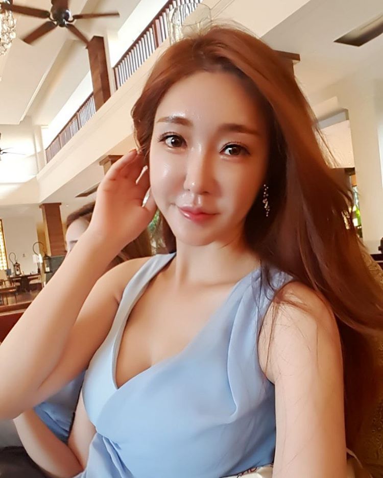 윤슬 Yoon Sul Yoon Sul(윤슬) 超汹事业线私房照诱惑写真图第7张图片