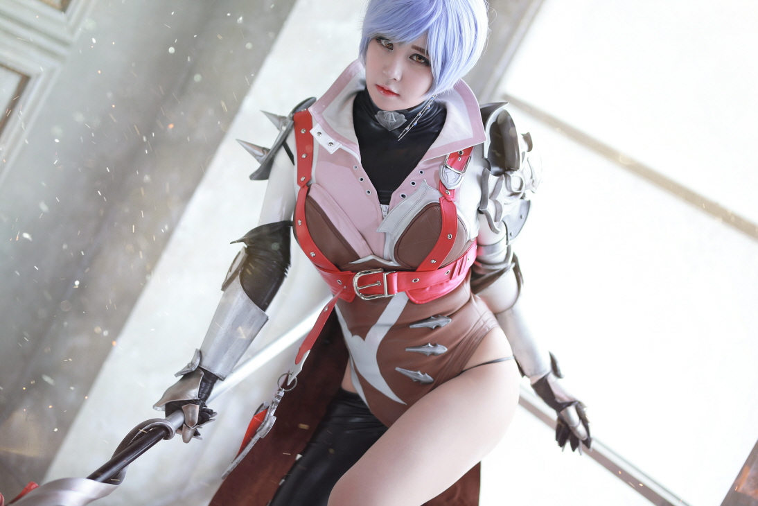 《七骑士2》波迪娜女皇阿伊琳性感美腿Cosplay