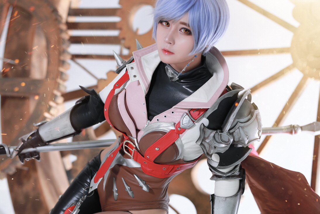 《七骑士2》波迪娜女皇阿伊琳性感美腿Cosplay