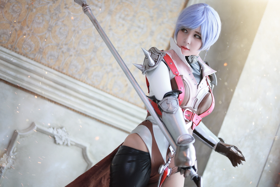 《七骑士2》波迪娜女皇阿伊琳性感美腿Cosplay